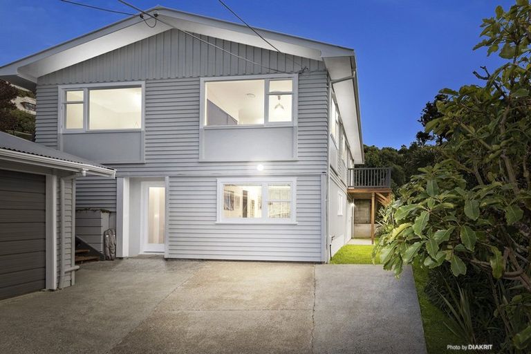 Photo of property in 6 Winston Street, Crofton Downs, Wellington, 6035