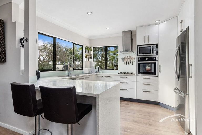 Photo of property in 2/25 Tramway Road, Beach Haven, Auckland, 0626