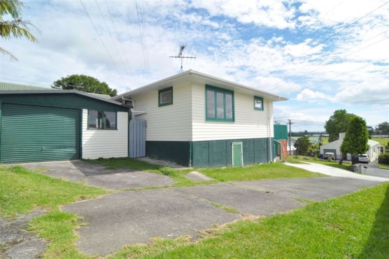 Photo of property in 50 Beaubank Road, Kelston, Auckland, 0602