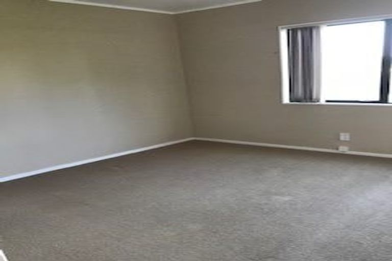 Photo of property in 222 Birdwood Road, Massey, Auckland, 0614