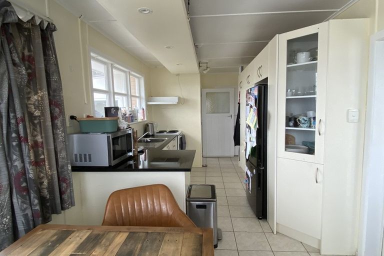 Photo of property in 30 Megan Avenue, Pakuranga Heights, Auckland, 2010