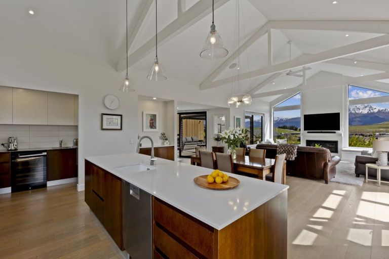 Photo of property in 14 Kerrera Lane, Jacks Point, Queenstown, 9371