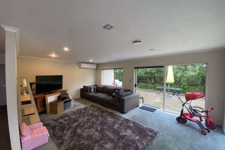 Photo of property in 5 Chloe Place, Massey, Auckland, 0614