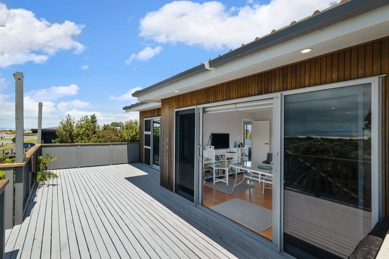Photo of property in 118 Seaforth Road, Waihi Beach, 3611