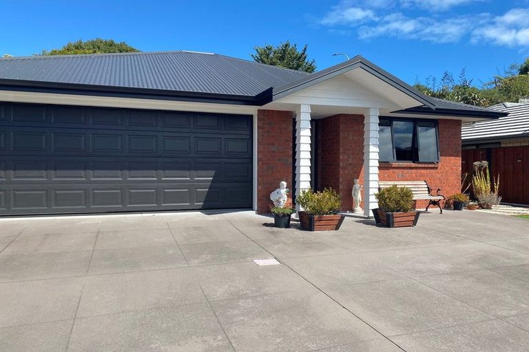 Photo of property in 18 Nukuroa Close, Waitara, 4320