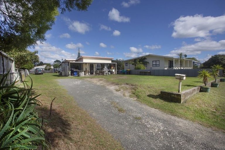 Photo of property in 221 Sylvia Road, Whangamata, 3620