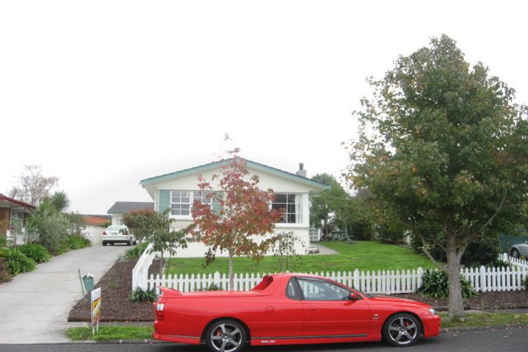 Photo of property in 13 Harford Place, Pakuranga Heights, Auckland, 2010
