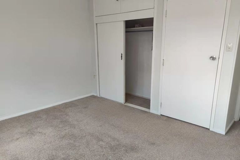 Photo of property in 1 Fayette Place, Te Atatu South, Auckland, 0610