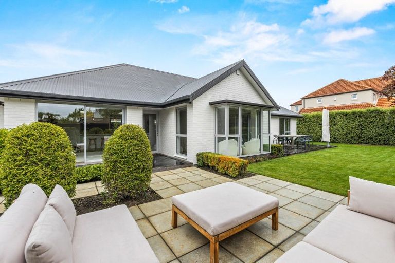 Photo of property in 2/23d Jacksons Road, Merivale, Christchurch, 8014