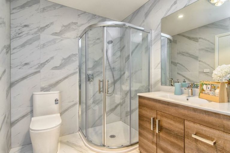 Photo of property in 9 Nerehana Place, Red Beach, 0932