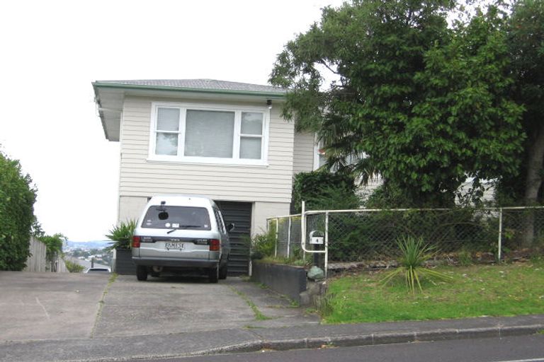 Photo of property in 2/4 Stanley Road, Glenfield, Auckland, 0629