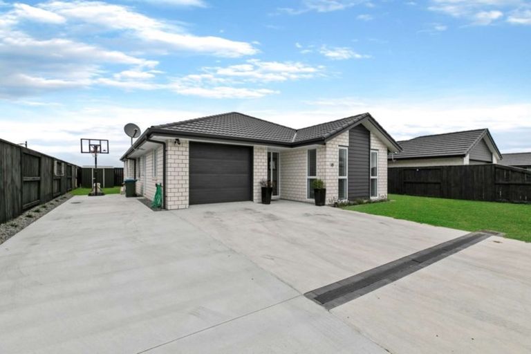 Photo of property in 18 Wahaika Way, Papamoa Beach, Papamoa, 3118