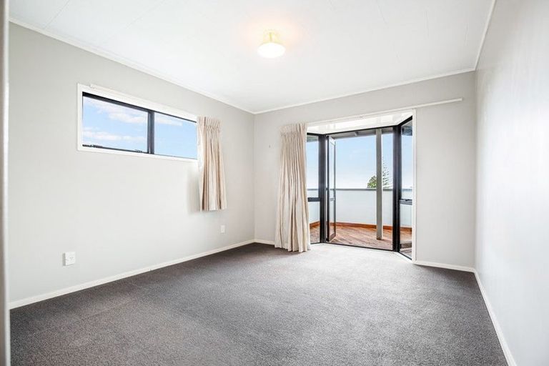 Photo of property in 14 Clearview Heights, Ranui, Auckland, 0612