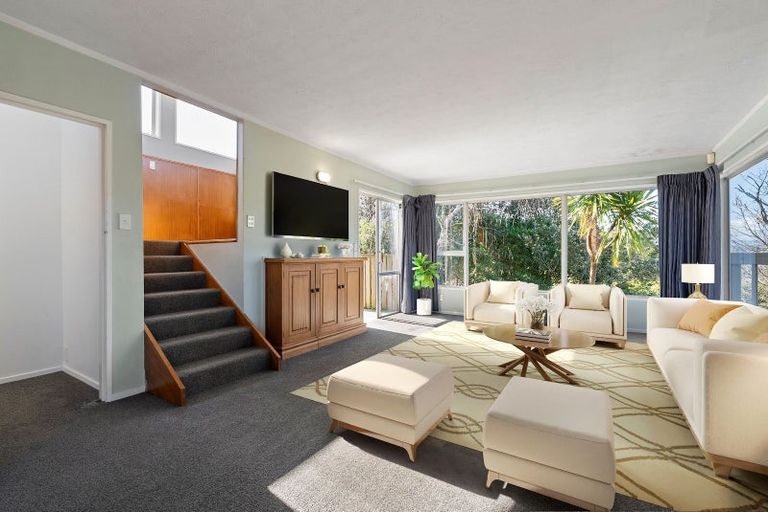 Photo of property in 1 Fyvie Avenue, Tawa, Wellington, 5028