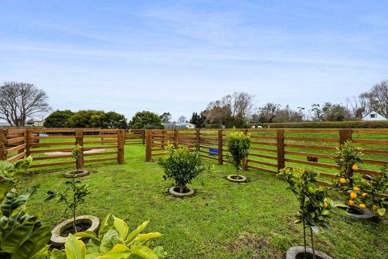 Photo of property in 38 Ketemarae Road, Normanby, Hawera, 4675