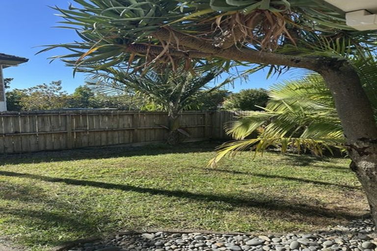 Photo of property in 2/16 Belgate Place, Somerville, Auckland, 2014