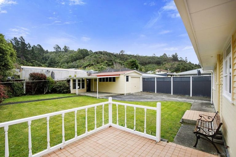 Photo of property in 170 George Street, Stokes Valley, Lower Hutt, 5019