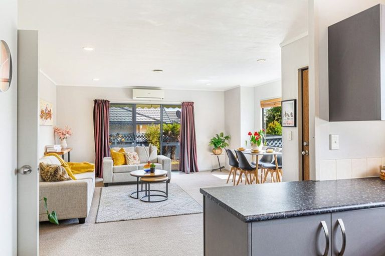 Photo of property in 3/520 Don Buck Road, Westgate, Auckland, 0614