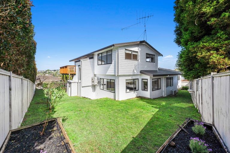 Photo of property in 4 Advene Road, Cockle Bay, Auckland, 2014