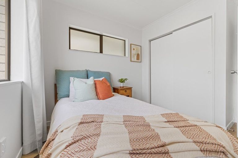 Photo of property in 37 Herekawe Drive, Spotswood, New Plymouth, 4310