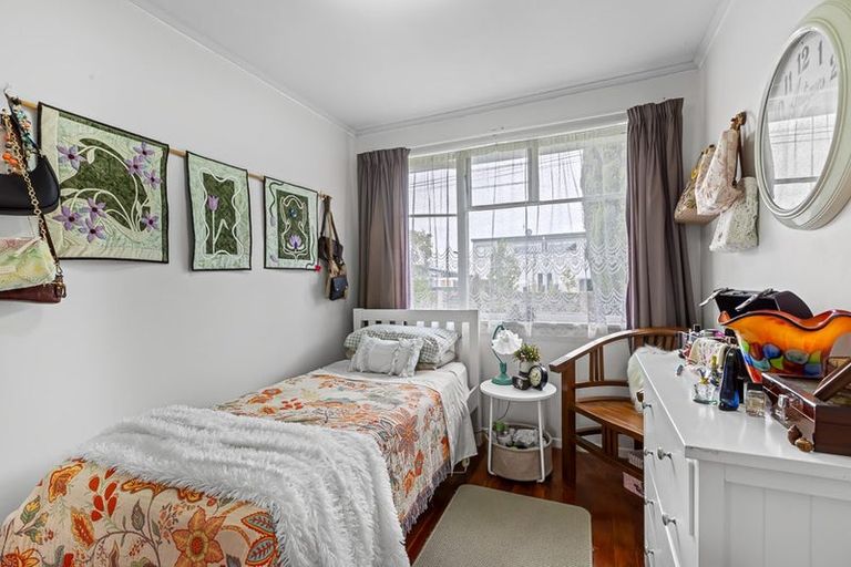 Photo of property in 43 Wharf Road, Te Atatu Peninsula, Auckland, 0610