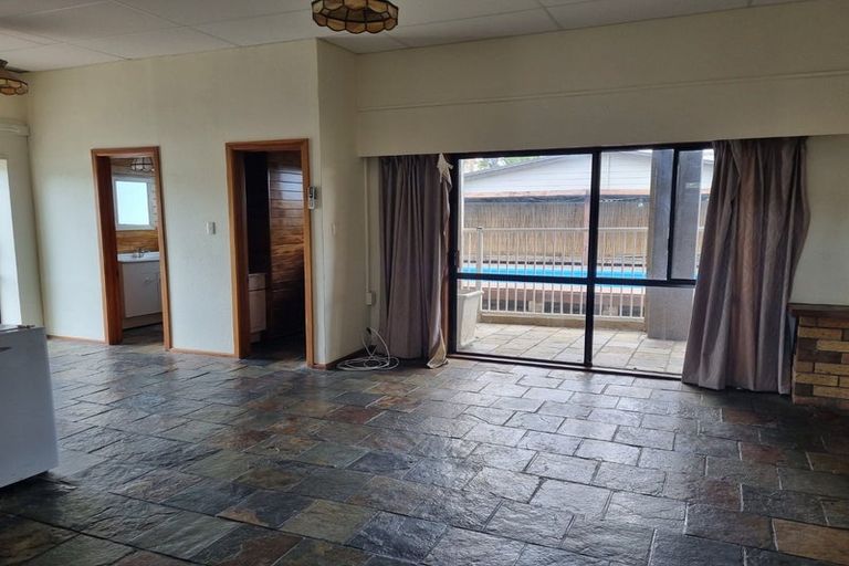 Photo of property in 1 Millen Place, Clarks Beach, 2122