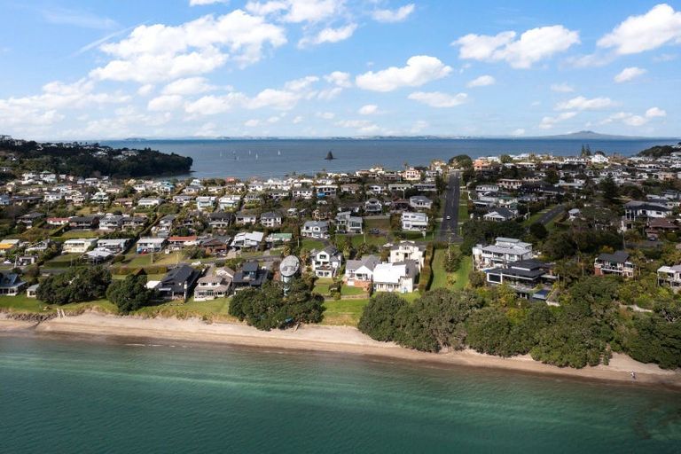 Photo of property in 58 Tindalls Bay Road, Tindalls Beach, Whangaparaoa, 0930