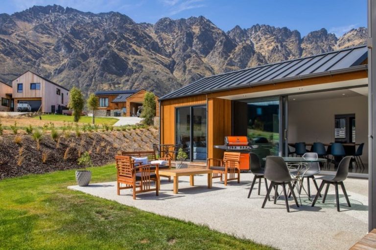 Photo of property in 9 Falconer Rise, Jacks Point, Queenstown, 9371