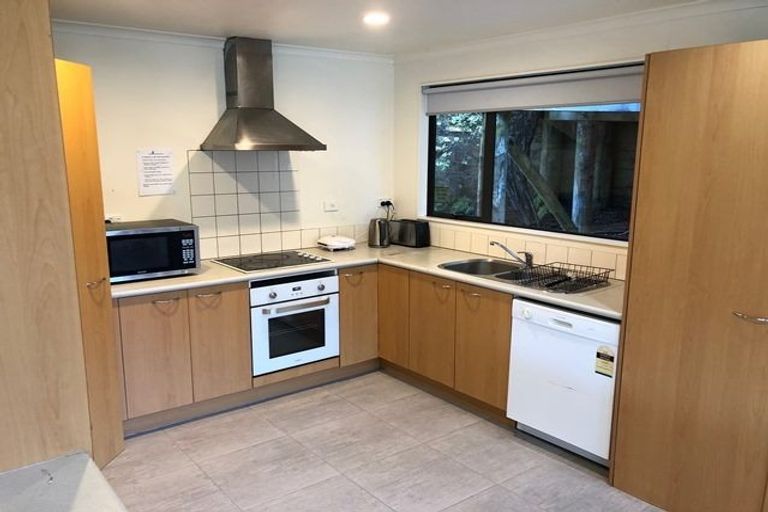 Photo of property in 9 The Avenue, Albany, Auckland, 0632
