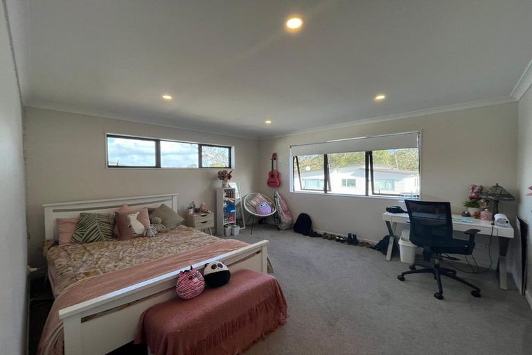Photo of property in 64 Mettam Drive, Swanson, Auckland, 0614