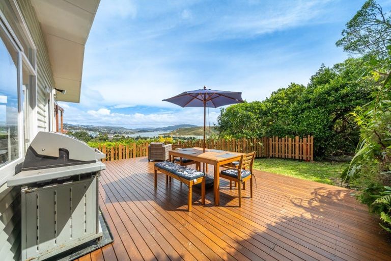 Photo of property in 61 Mana View Road, Paremata, Porirua, 5026