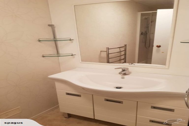 Photo of property in 22 Clay Road, Levin, 5572