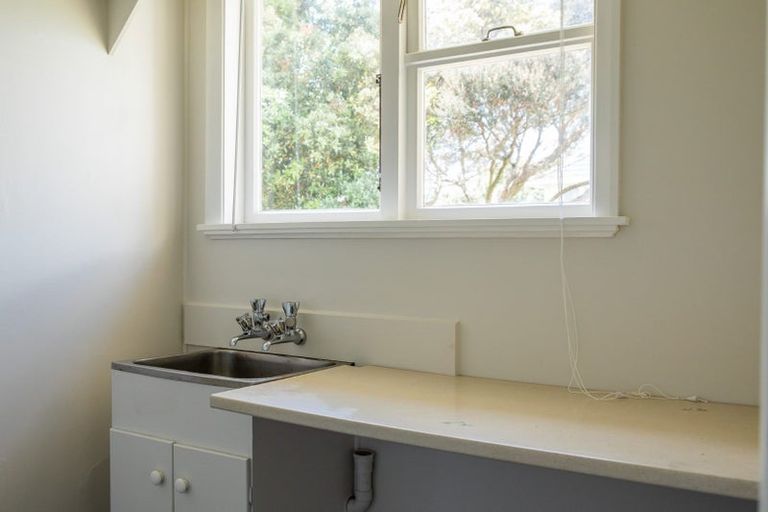 Photo of property in 51 Hillary Crescent, Belmont, Auckland, 0622