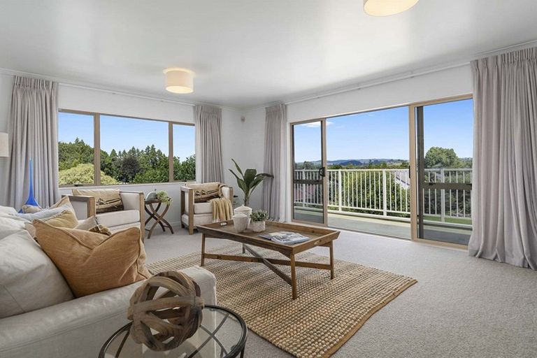 Photo of property in 1 Guildford Place, Bethlehem, Tauranga, 3110
