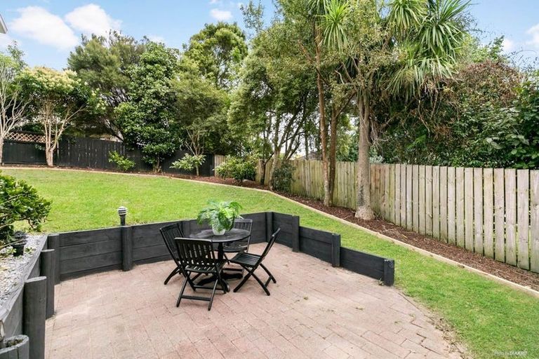 Photo of property in 9 Elizabeth Drive, West Harbour, Auckland, 0618
