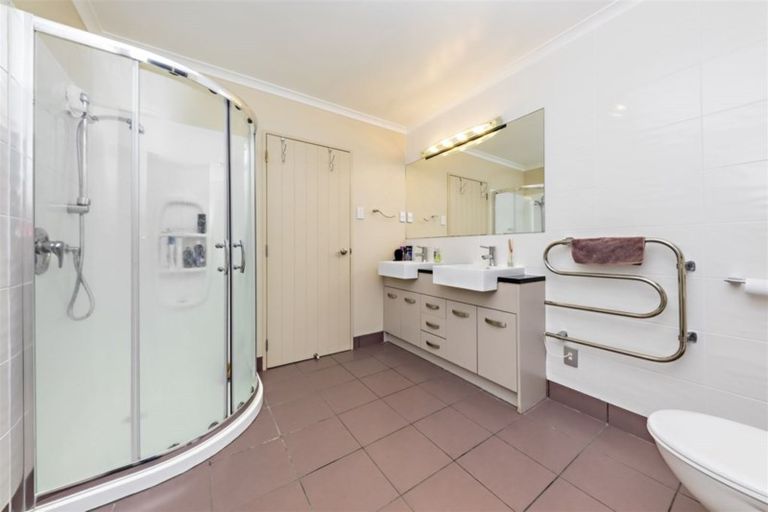 Photo of property in 38 Mission Heights Drive, Flat Bush, Auckland, 2016