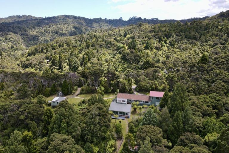 Photo of property in 18 Steam Hauler Track, Waitakere, Henderson, 0782
