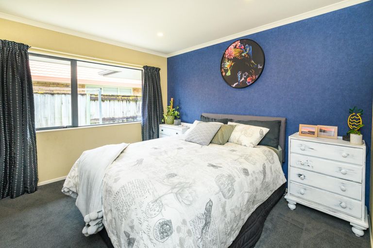 Photo of property in 54 Roberts Line, Kelvin Grove, Palmerston North, 4414