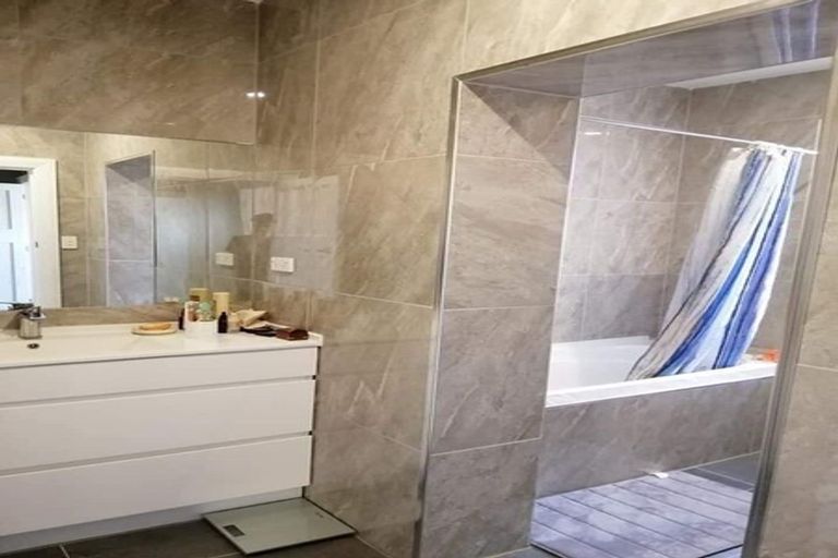 Photo of property in 8 Northcote Road, Northcote, Christchurch, 8052