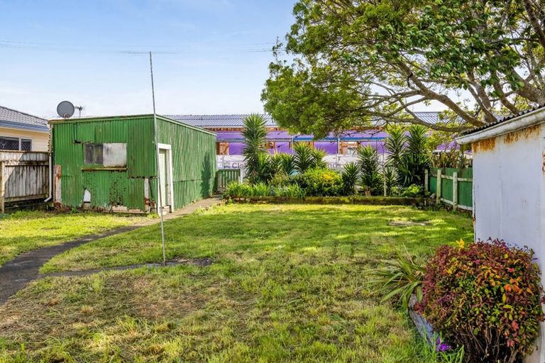 Photo of property in 20 Furlong Street, Hawera, 4610
