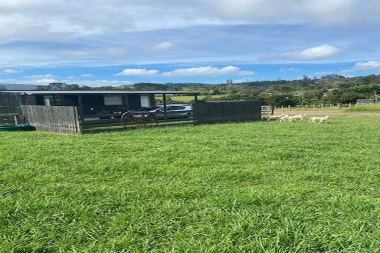 Photo of property in 12e Arrowsmith Road, Waitakere, Auckland, 0782