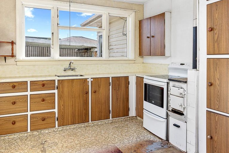 Photo of property in 18 Holdaway Street, Riversdale, Blenheim, 7201