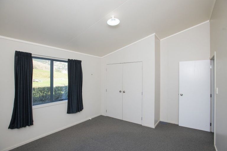 Photo of property in 911 Kanakanaia Road, Whatatutu, Te Karaka, 4091