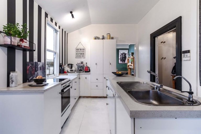 Photo of property in 224 Park Street, Winton, 9720