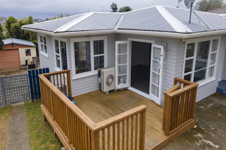 Photo of property in 73 Driver Crescent, Cannons Creek, Porirua, 5024
