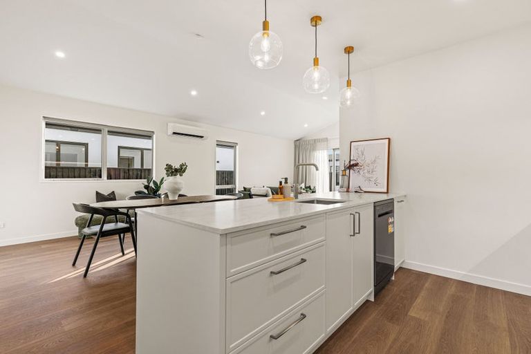 Photo of property in 23 Greystone Close, Halswell, 8025