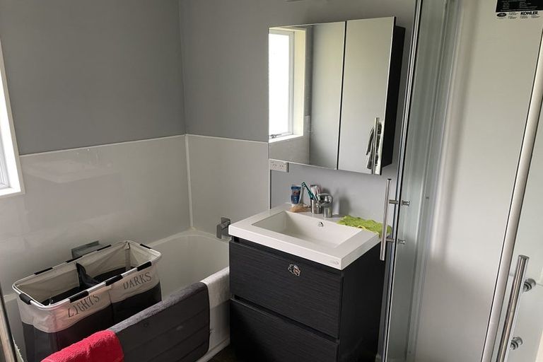 Photo of property in 6 Penlington Place, Karori, Wellington, 6012