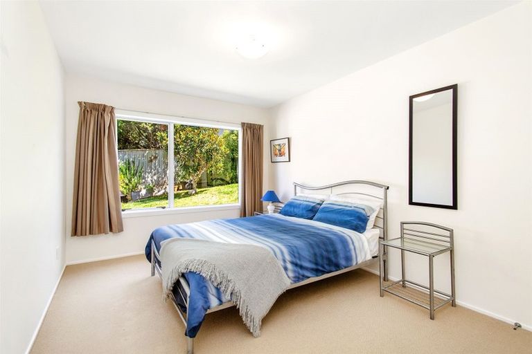 Photo of property in 9 Tararua Close, Aotea, Porirua, 5024