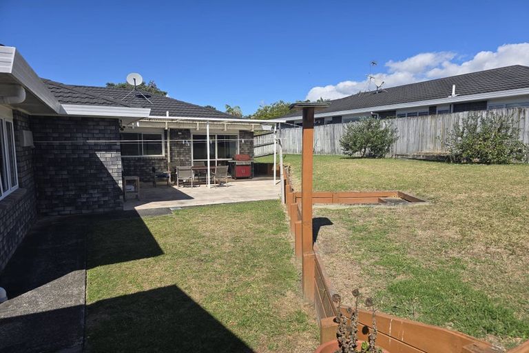 Photo of property in 15 Picasso Drive, West Harbour, Auckland, 0618