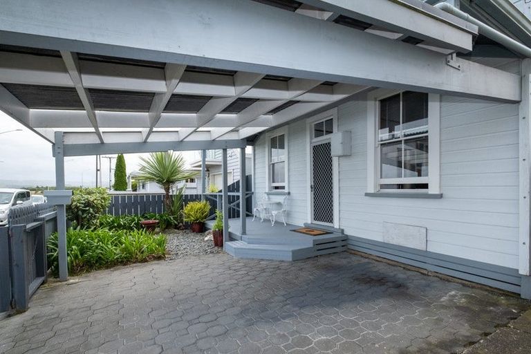 Photo of property in 44 Meeanee Quay, Westshore, Napier, 4110